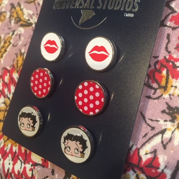 Betty Boop Earring Set 💋 - Picture 2 of 4